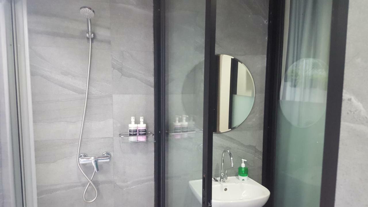 Haus Sathorn 21 Bed And Breakfast Bangkok Ngoại thất bức ảnh